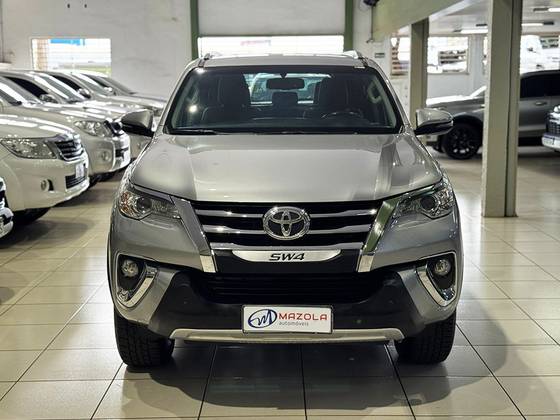 TOYOTA HILUX SW4 2.7 SRV 7 LUGARES 4X2 16V FLEX 4P AUTOMÁTICO TOYOTA HILUX SW4 2.7 SRV 7 LUGARES 4X2 16V FLEX 4P AUTOMÁTICO
